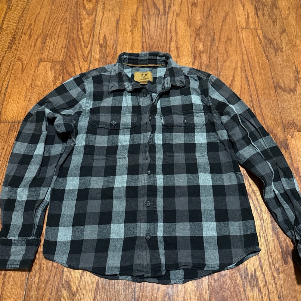 Outdoor life Black and Gray plaid flannel 100%‎ cotton women’s small